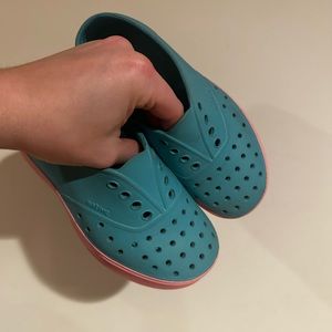 Native kids shoes in size c13